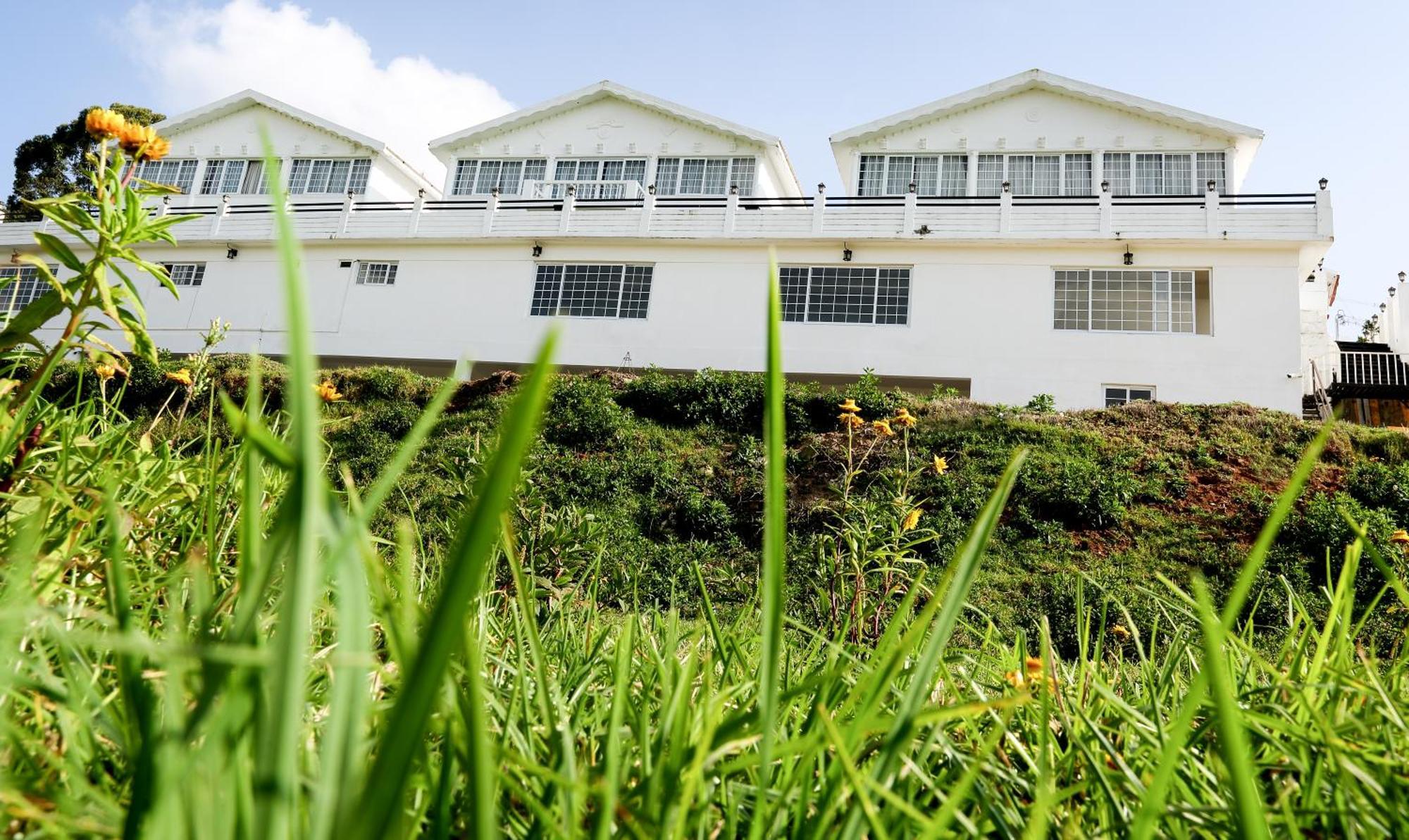 Treebo Skydale Inn & Suites With Mountain View Ooty Extérieur photo